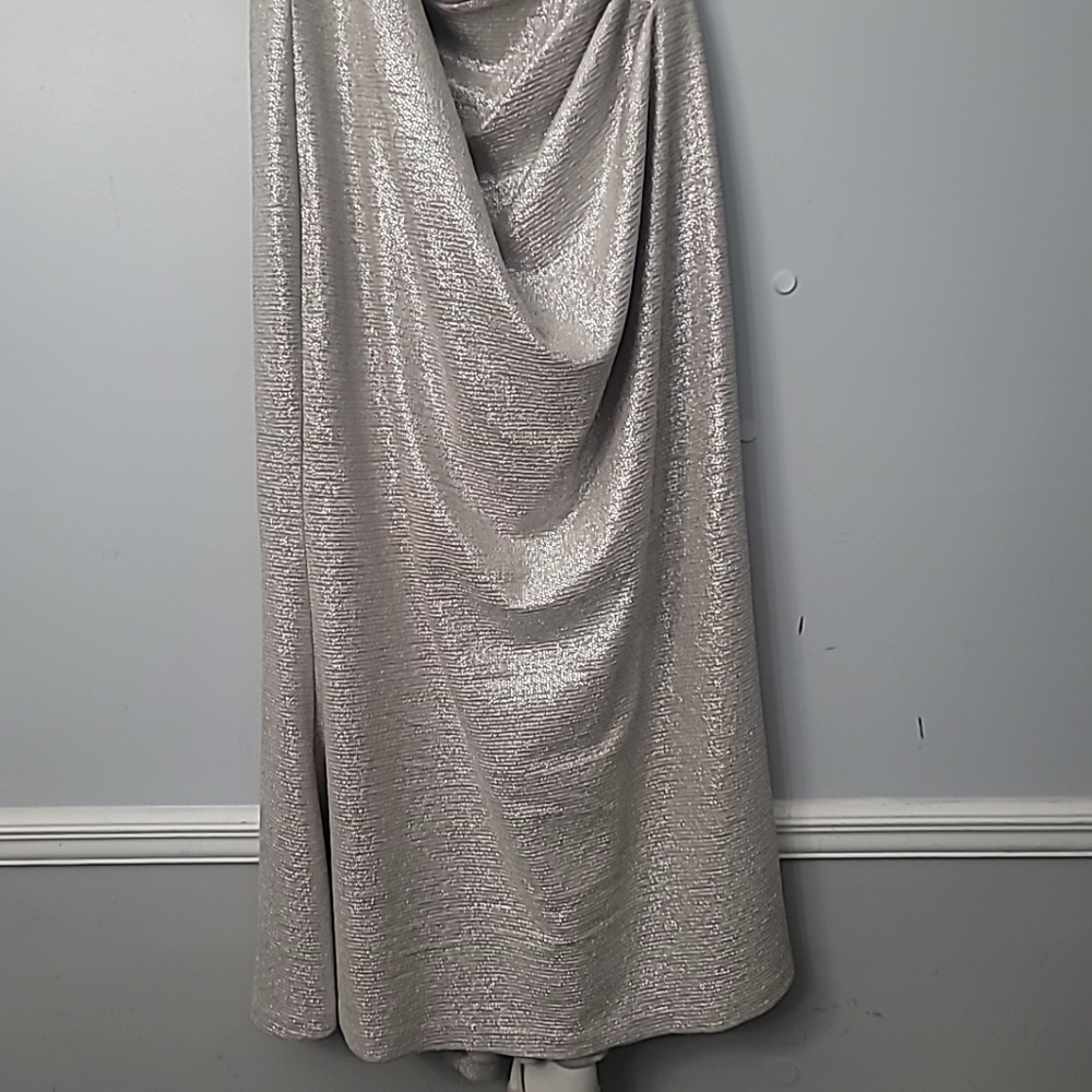 Eliza J Off-the-Shoulder Short Sleeve Side Ruched Foiled Knit Sheath Gown - Picture 5 of 11